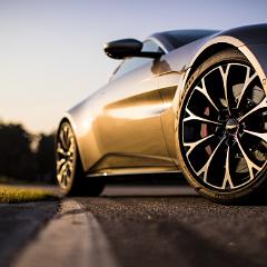 Aston Martin Vantage Tungsten Silver 19